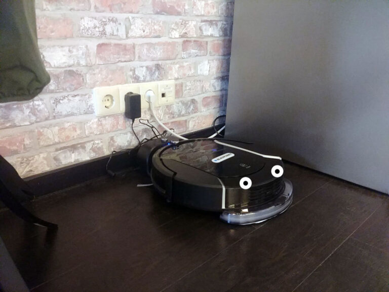 Jaapie our roomba robot cleaner